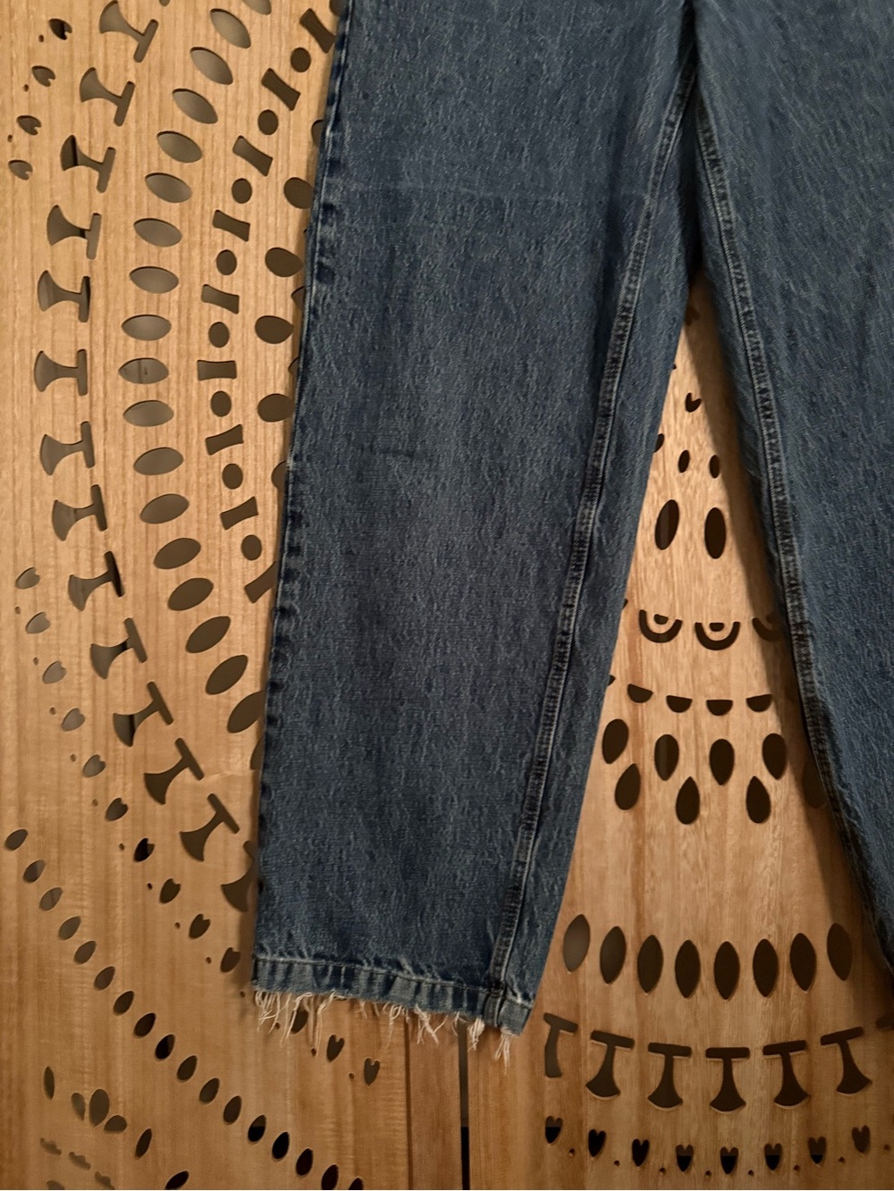 BDG Urban Outfitters Carter Jeans W29 Dark Wash Barrel Leg Raw Hem - Picture 6 of 9